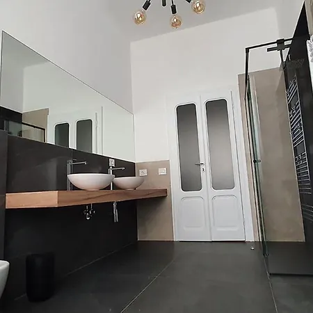 La Corte Antica - Maggiore Bed & Breakfast *